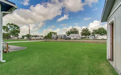7228 Avenue R Santa Fe TX 77510