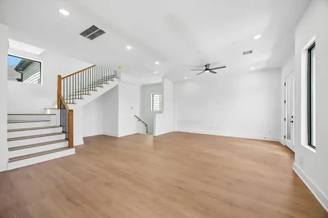 1325 W 22nd Street Houston TX 77008