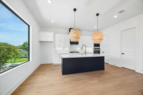 1325 W 22nd Street Houston TX 77008