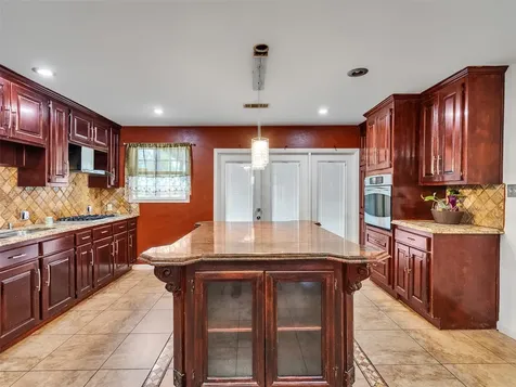 7923 Glenview Drive Houston TX 77061