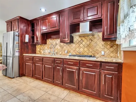 7923 Glenview Drive Houston TX 77061