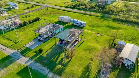 933 Wesley Way Port Bolivar TX 77650