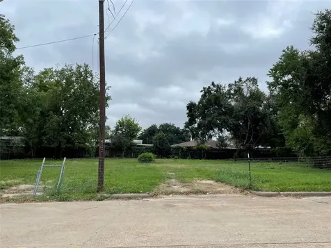 2106 Tuam Street Houston TX 77004