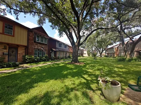 2252 Shadowdale Drive 362 Houston TX 77043