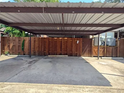 2252 Shadowdale Drive 362 Houston TX 77043