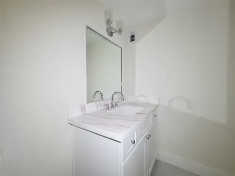 5931 Beall Street B Houston TX 77091