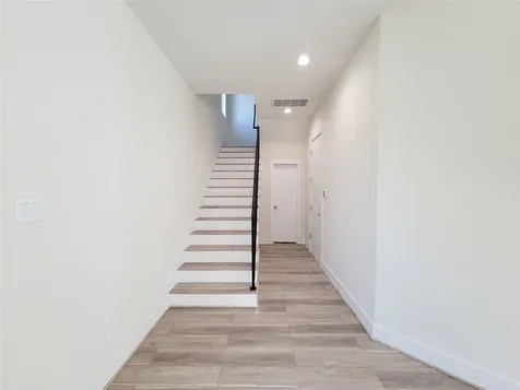 5931 Beall Street B Houston TX 77091