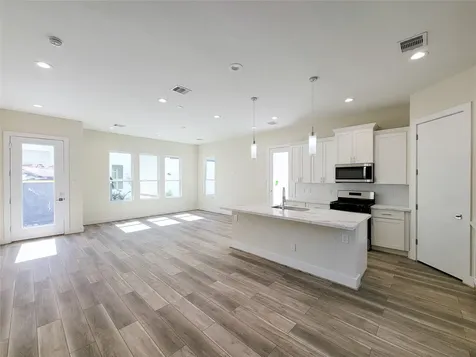 5931 Beall Street B Houston TX 77091