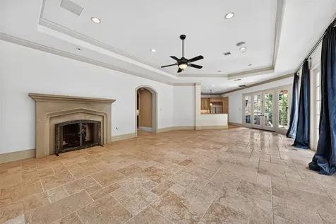 2400 Avalon Place Houston TX 77019
