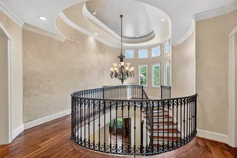 2400 Avalon Place Houston TX 77019