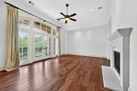 2400 Avalon Place Houston TX 77019