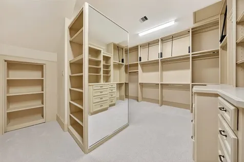 2400 Avalon Place Houston TX 77019