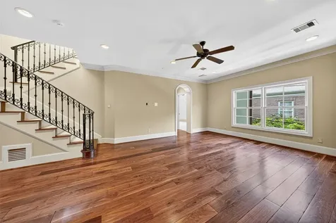 2400 Avalon Place Houston TX 77019