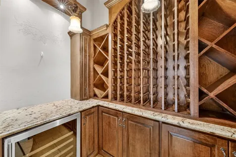 2400 Avalon Place Houston TX 77019