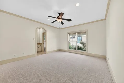 2400 Avalon Place Houston TX 77019