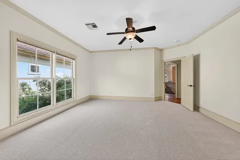 2400 Avalon Place Houston TX 77019