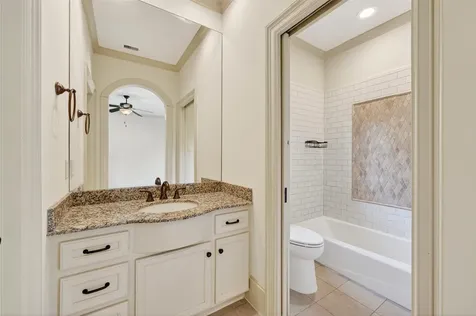 2400 Avalon Place Houston TX 77019