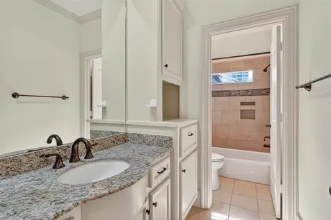 2400 Avalon Place Houston TX 77019