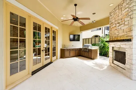 2400 Avalon Place Houston TX 77019