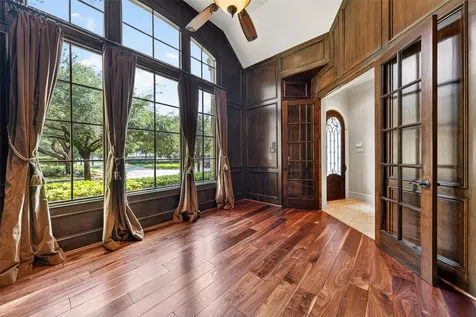 2400 Avalon Place Houston TX 77019