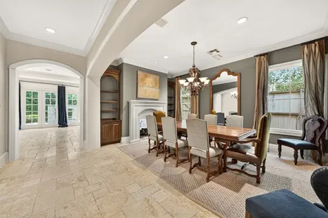 2400 Avalon Place Houston TX 77019