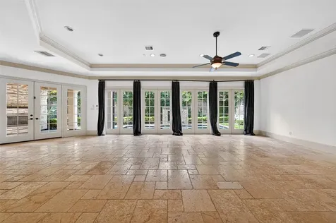 2400 Avalon Place Houston TX 77019