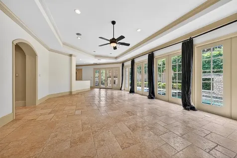 2400 Avalon Place Houston TX 77019