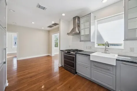 1220 W Gray Street Houston TX 77019