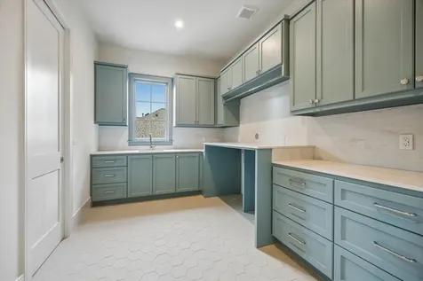 6634 Wakeforest Avenue West University Place TX 77005