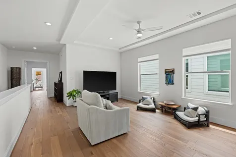 533 W 27th Street Houston TX 77008