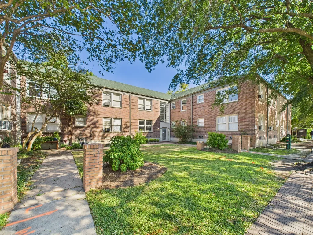 1920 Richmond Avenue 4 Houston TX 77098