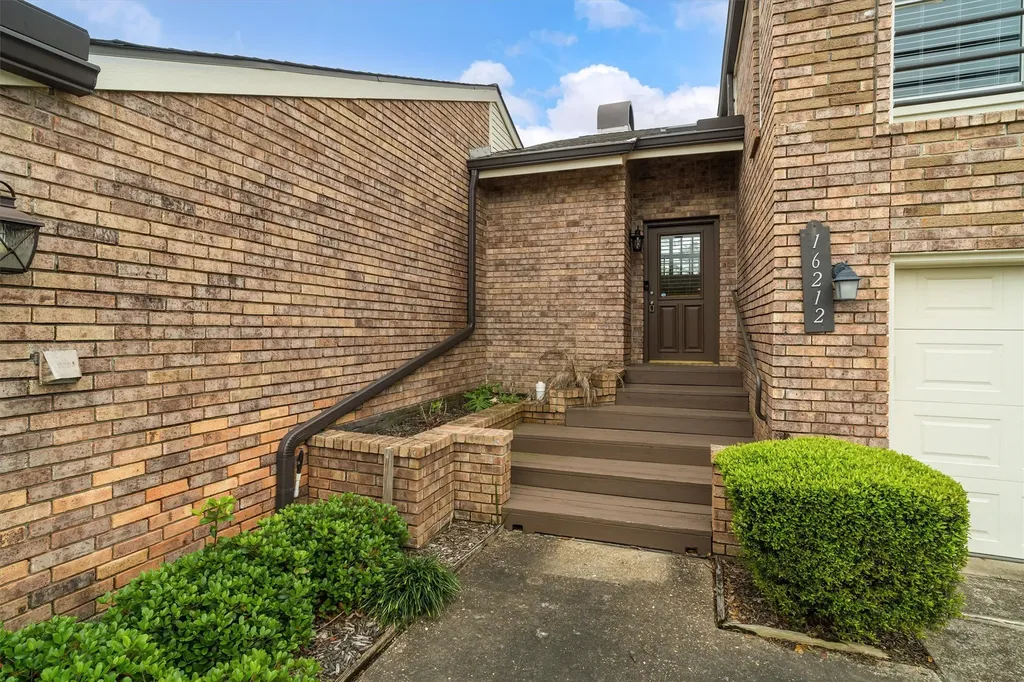 16212 Seahorse Drive Houston TX 77062