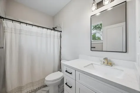 848 Fisher Street C Houston TX 77018