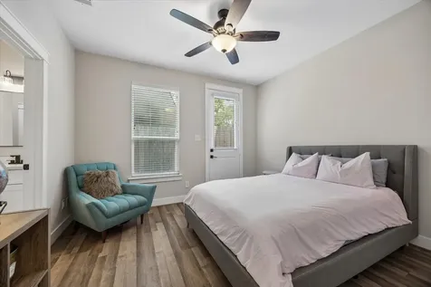848 Fisher Street C Houston TX 77018