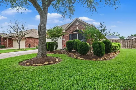 1407 Capri Place Lane Pearland TX 77581