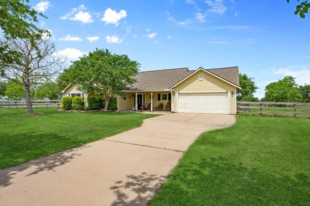 1945 Settlers Way Drive Sealy TX 77474