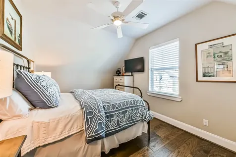 4118 Sand Hill Court Galveston TX 77554