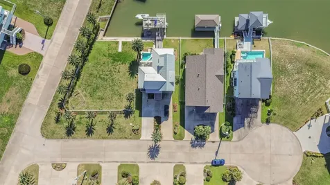 4118 Sand Hill Court Galveston TX 77554