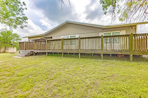 3300 State Highway 95 S Shiner TX 77984