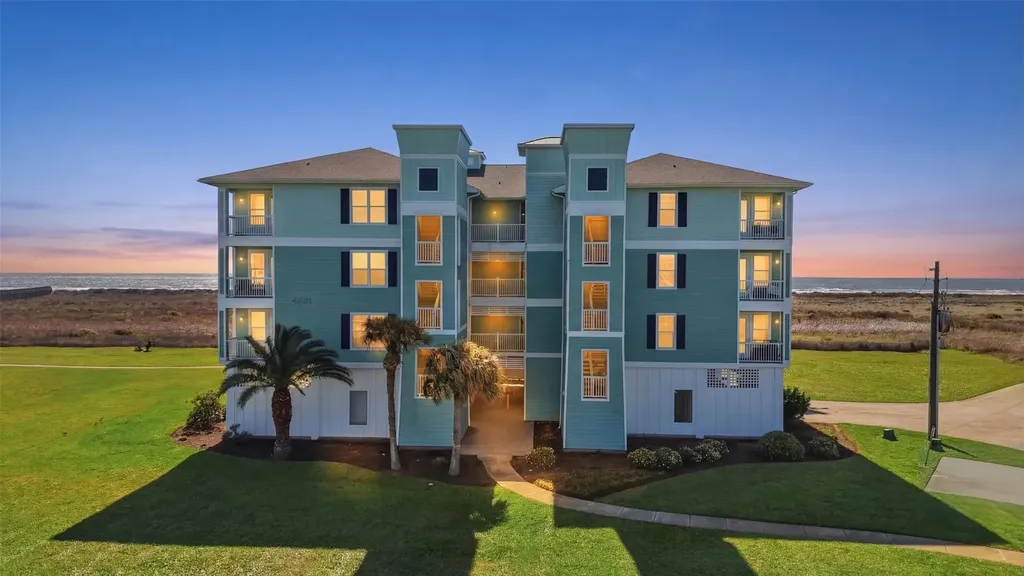 4221 Grassy Pointe Drive 202 Galveston TX 77554
