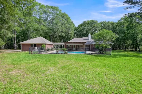 5307 Country Court Magnolia TX 77354