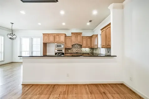 1833 Oakdale Street Houston TX 77004
