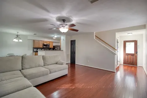 9519 Garrett Pine Lane Houston TX 77044