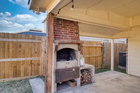 9519 Garrett Pine Lane Houston TX 77044