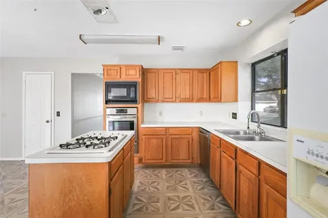 2117 Spinnaker Drive League City TX 77573