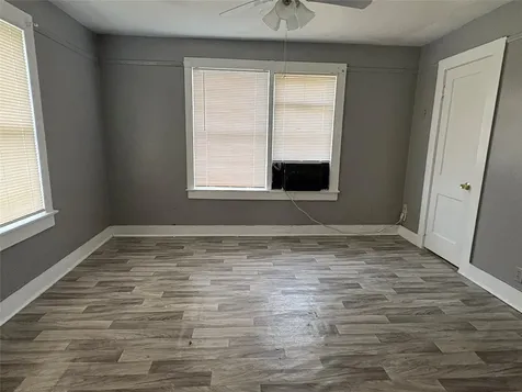 715 W 4th Street Freeport TX 77541