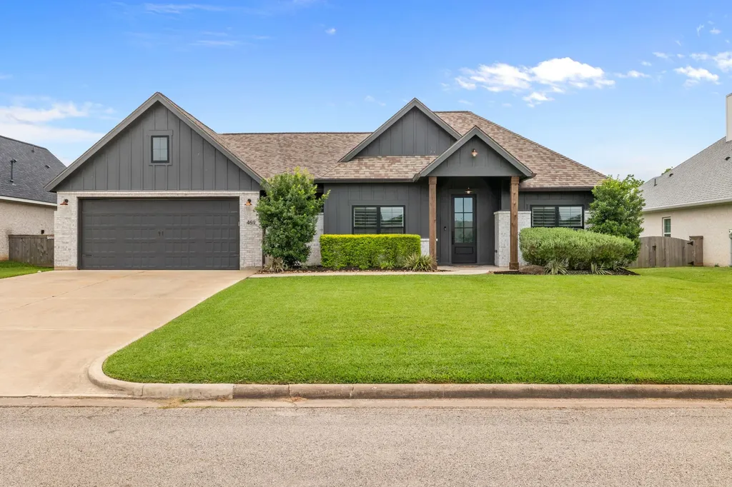459 Green Meadows Drive West Columbia TX 77486