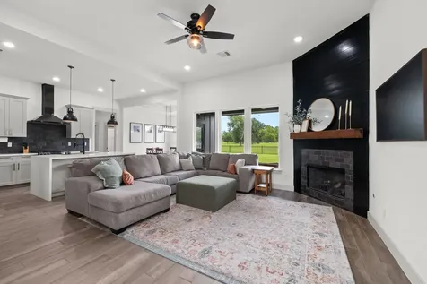 459 Green Meadows Drive West Columbia TX 77486