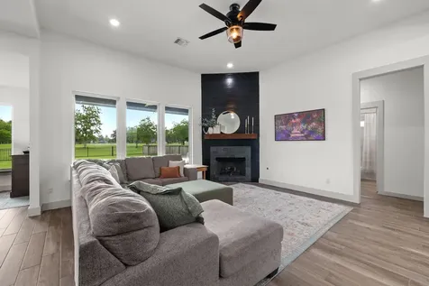 459 Green Meadows Drive West Columbia TX 77486