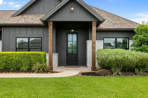 459 Green Meadows Drive West Columbia TX 77486